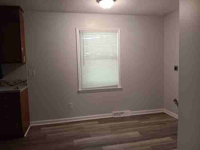 409 Russell St #409 - Photo 3 of 7