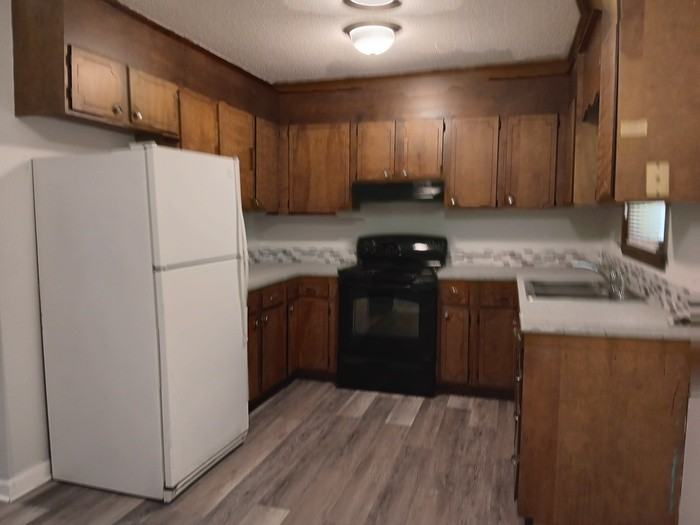 409 Russell St #409 - Photo 4 of 7