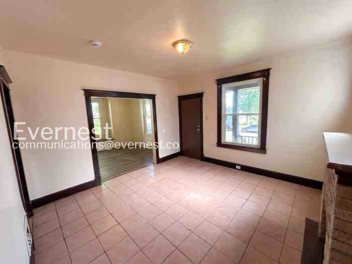 2022 Mclaran Ave - Photo 5 of 25