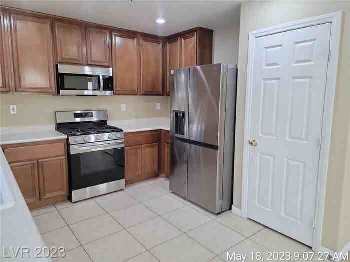 637 Lucky Pine St - Photo 6 of 37
