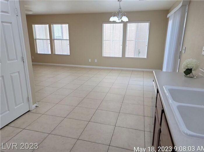 637 Lucky Pine St - Photo 7 of 37