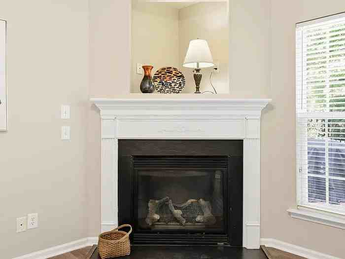 1411 Crimson Creek Dr - Photo 6 of 24