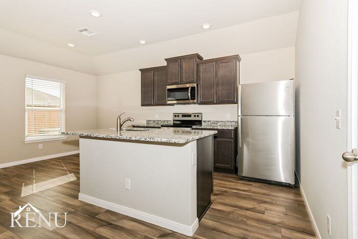 1605 Maroon Dr - Photo 4 of 19
