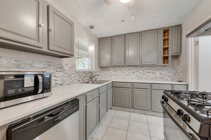 3404 Gray Dr - Photo 3 of 19