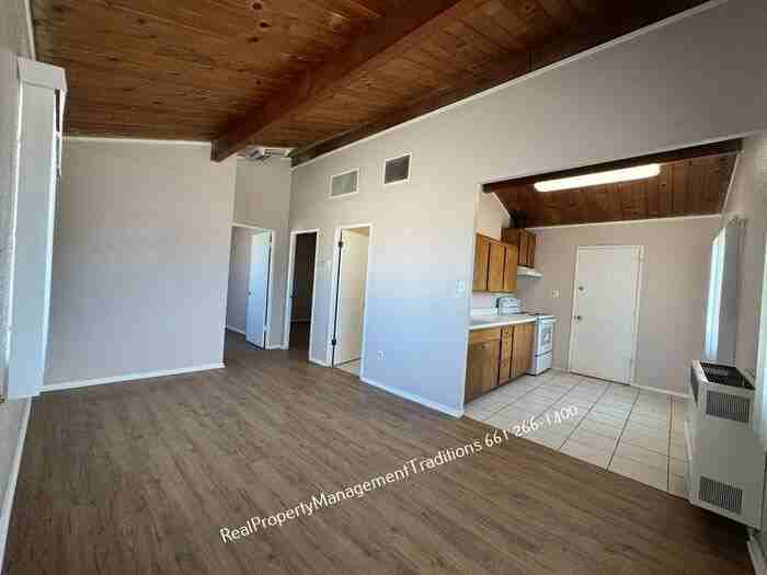 1933 Harvell Pl - Photo 3 of 13