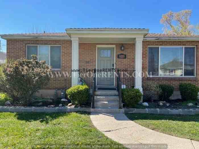 286 E Leslie Ave