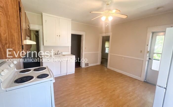 6401 Gertrude Ave #R - Photo 4 of 28