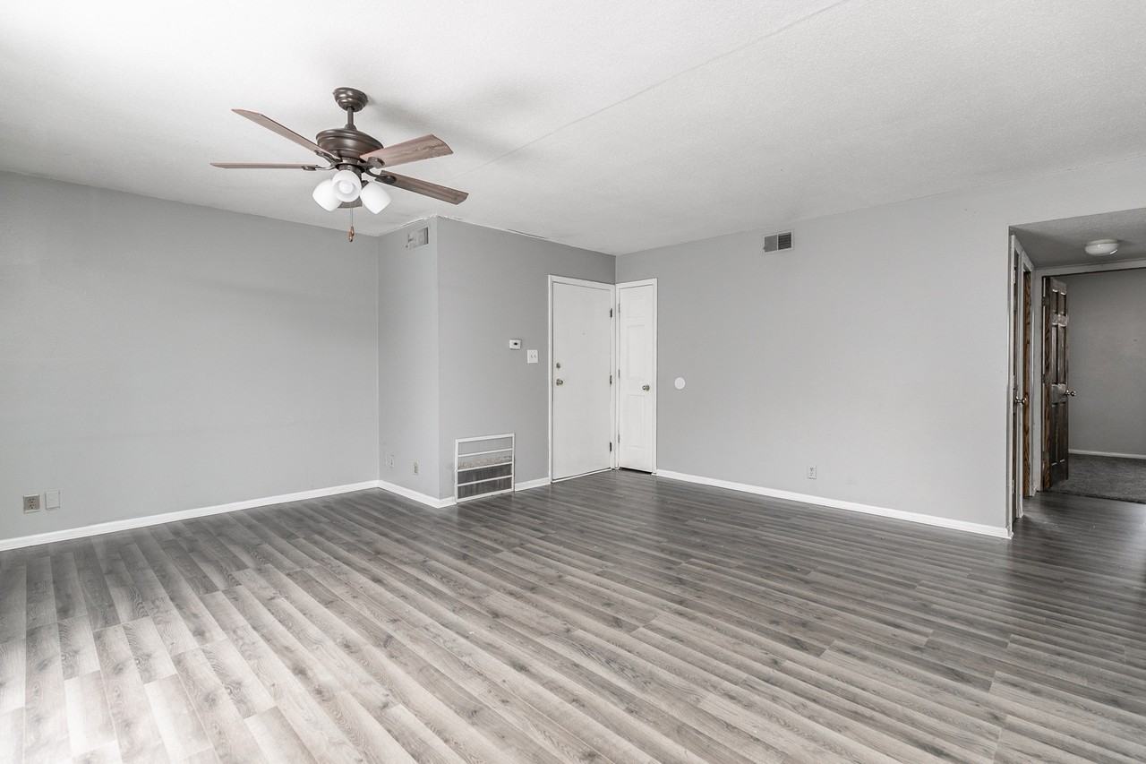 404 21st Avenue Pl #404 - Photo 4 of 10