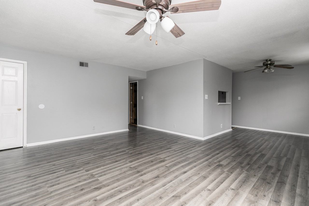 404 21st Avenue Pl #404 - Photo 5 of 10