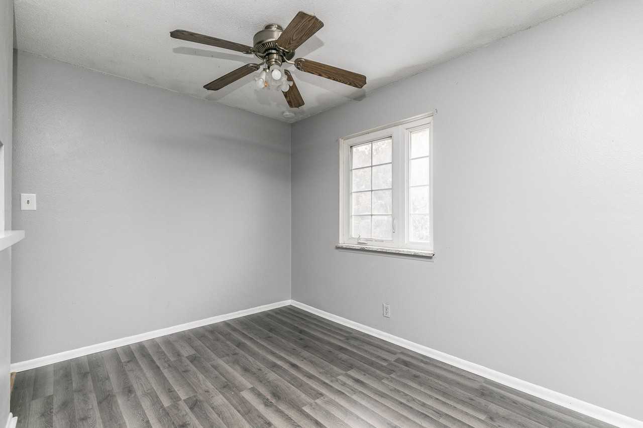 404 21st Avenue Pl #404 - Photo 7 of 10