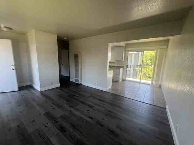 556 N Lincoln Ave #32 - Photo 3 of 6