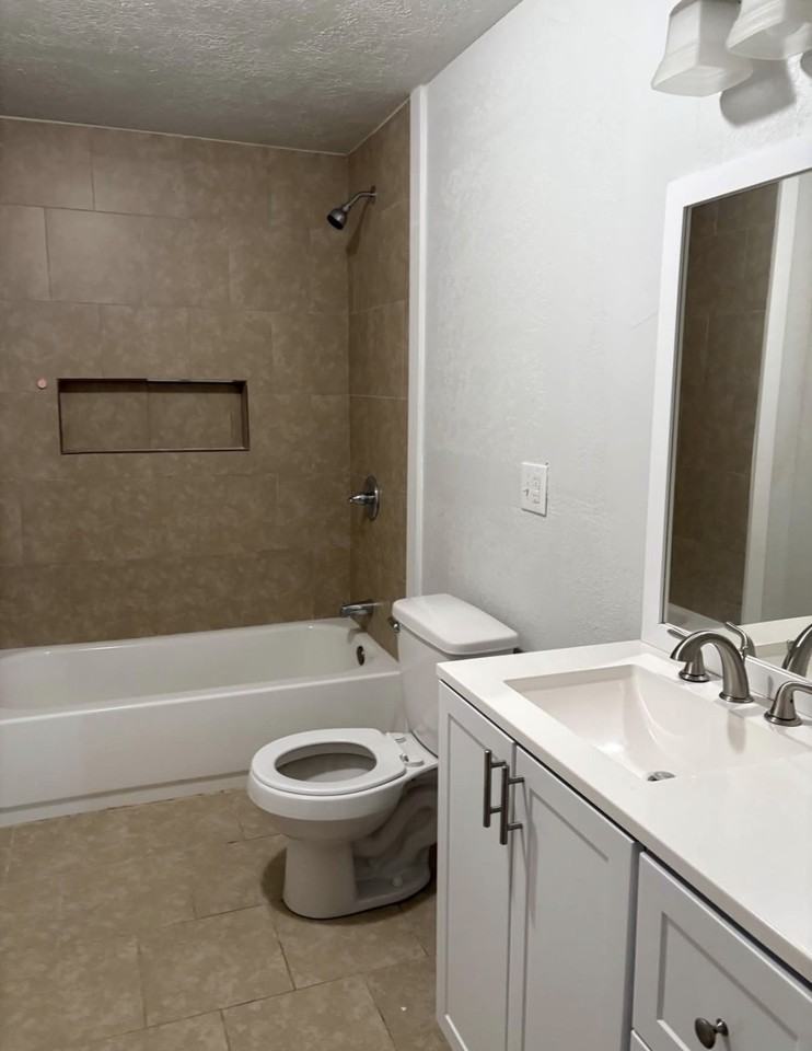 1486 N Hill Field Rd - Photo 5 of 13