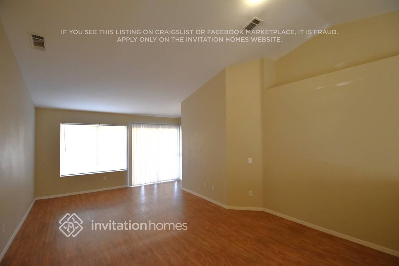 320 Montessa Ave - Photo 2 of 11