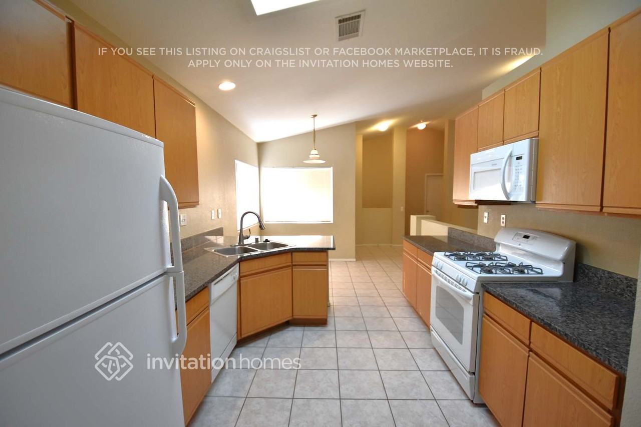 320 Montessa Ave - Photo 3 of 11