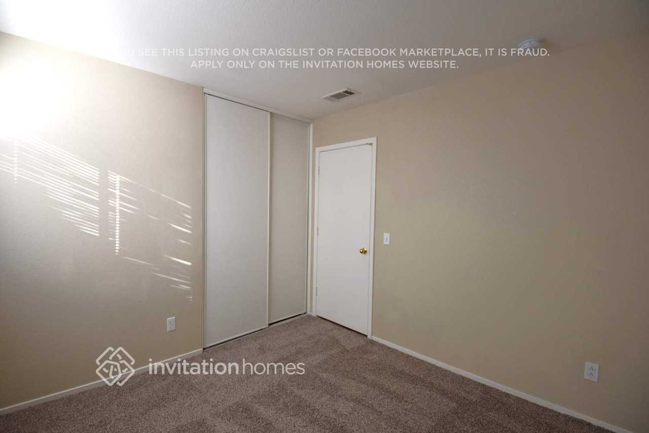320 Montessa Ave - Photo 5 of 11