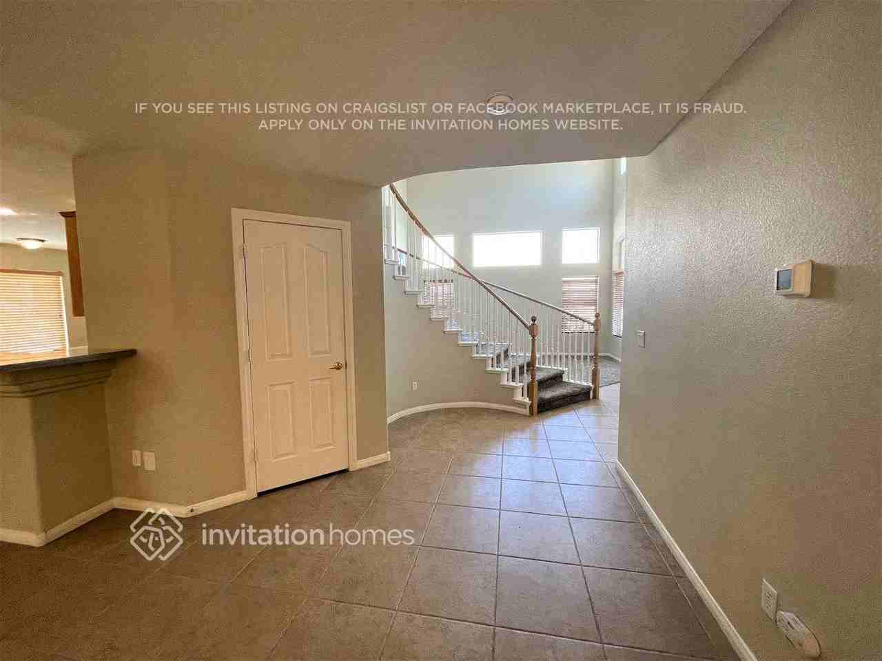 8104 Marin Pointe Ave - Photo 4 of 26