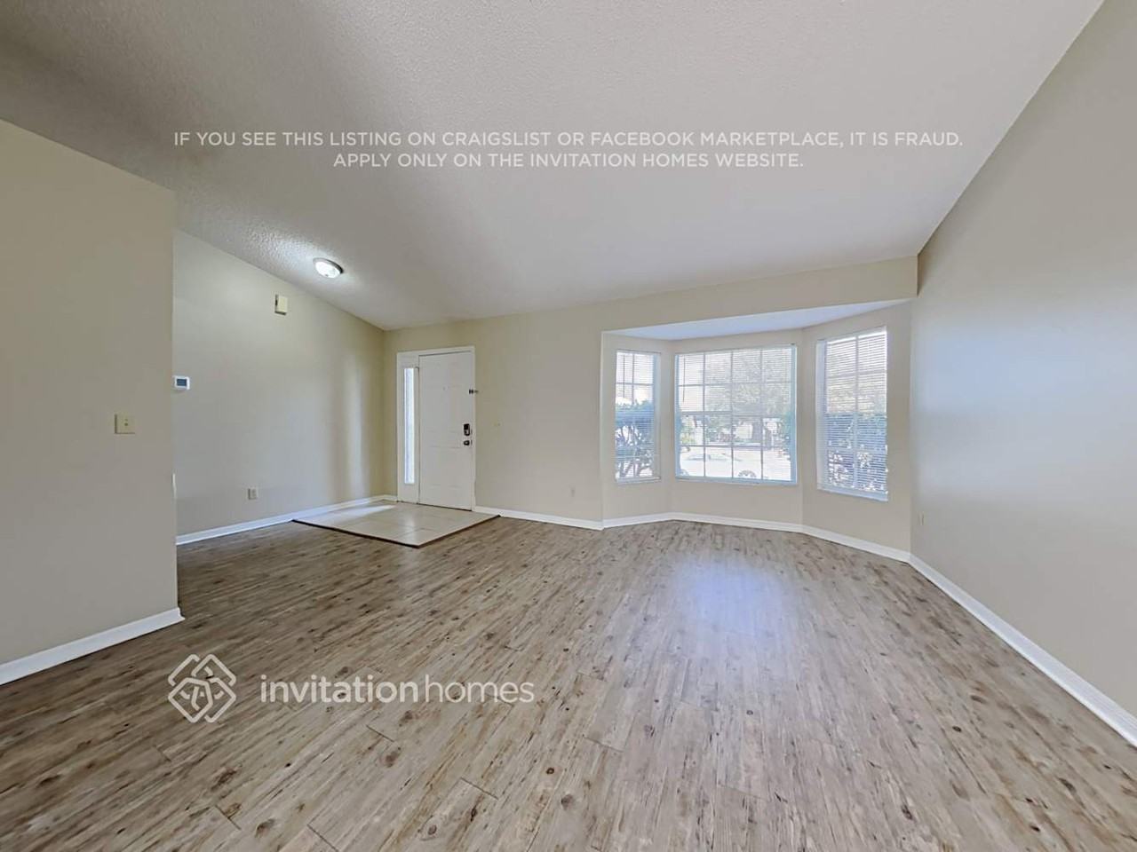 2624 Lake Jackson Cir - Photo 3 of 19