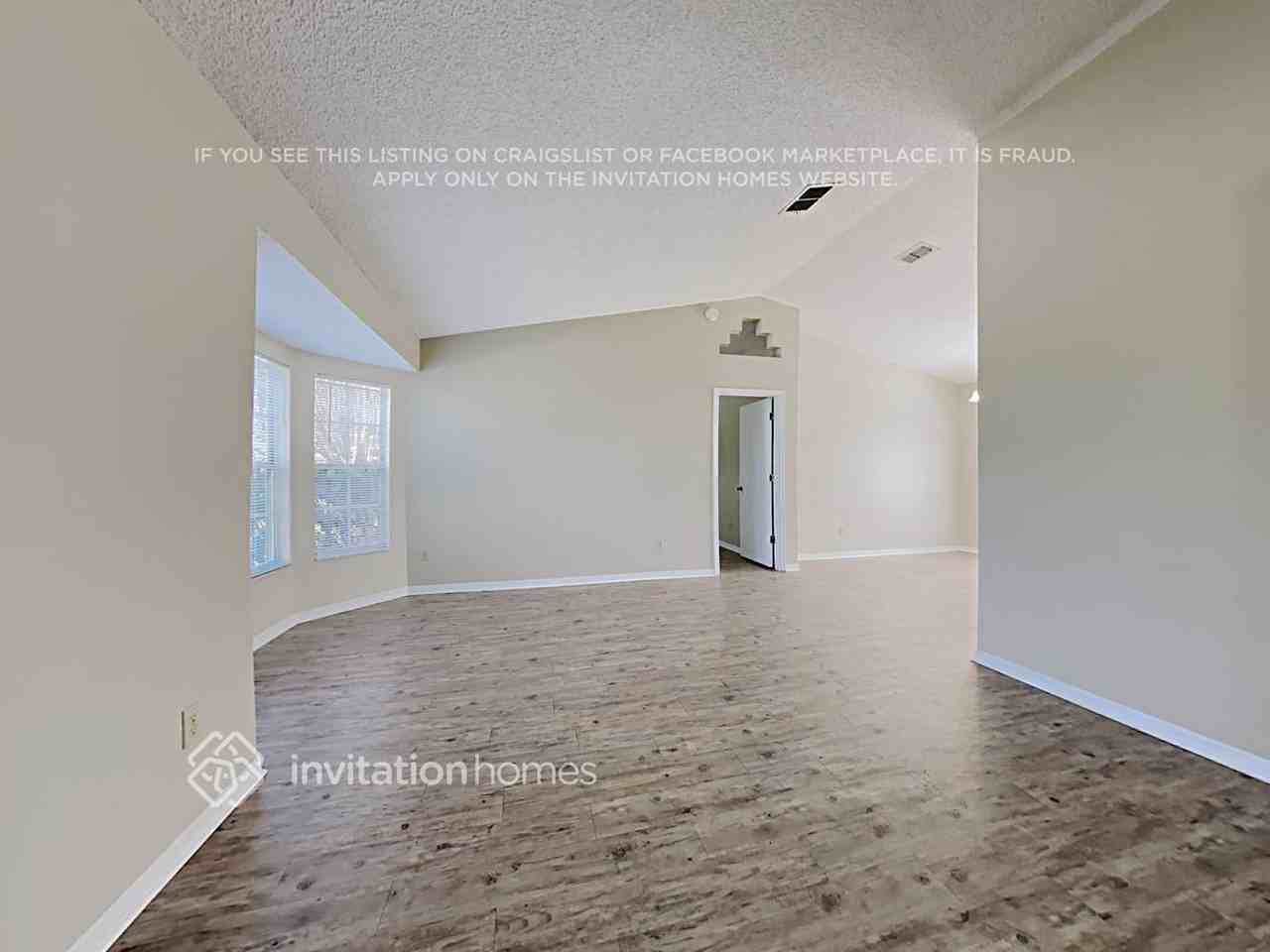 2624 Lake Jackson Cir - Photo 4 of 19