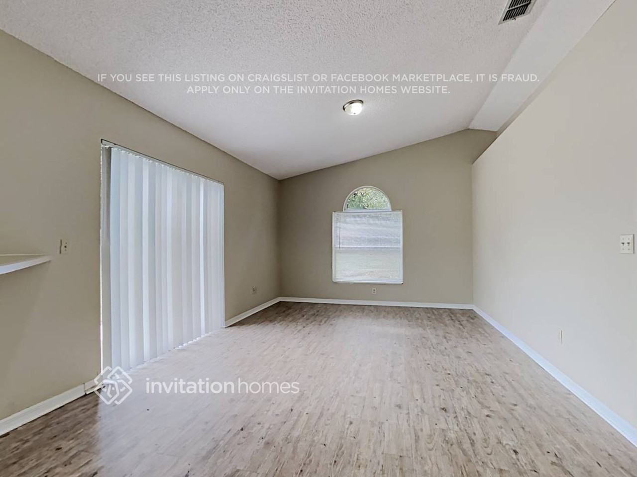 2624 Lake Jackson Cir - Photo 5 of 19