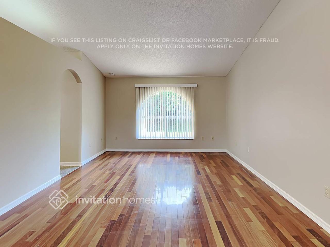 33328 Fountain Ln - Photo 3 of 15
