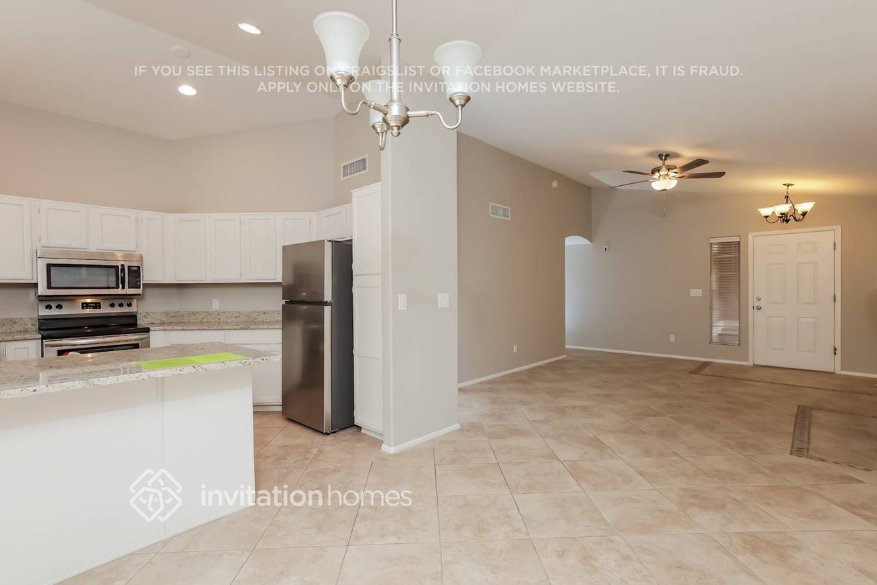 4759 E Angela Dr - Photo 4 of 16