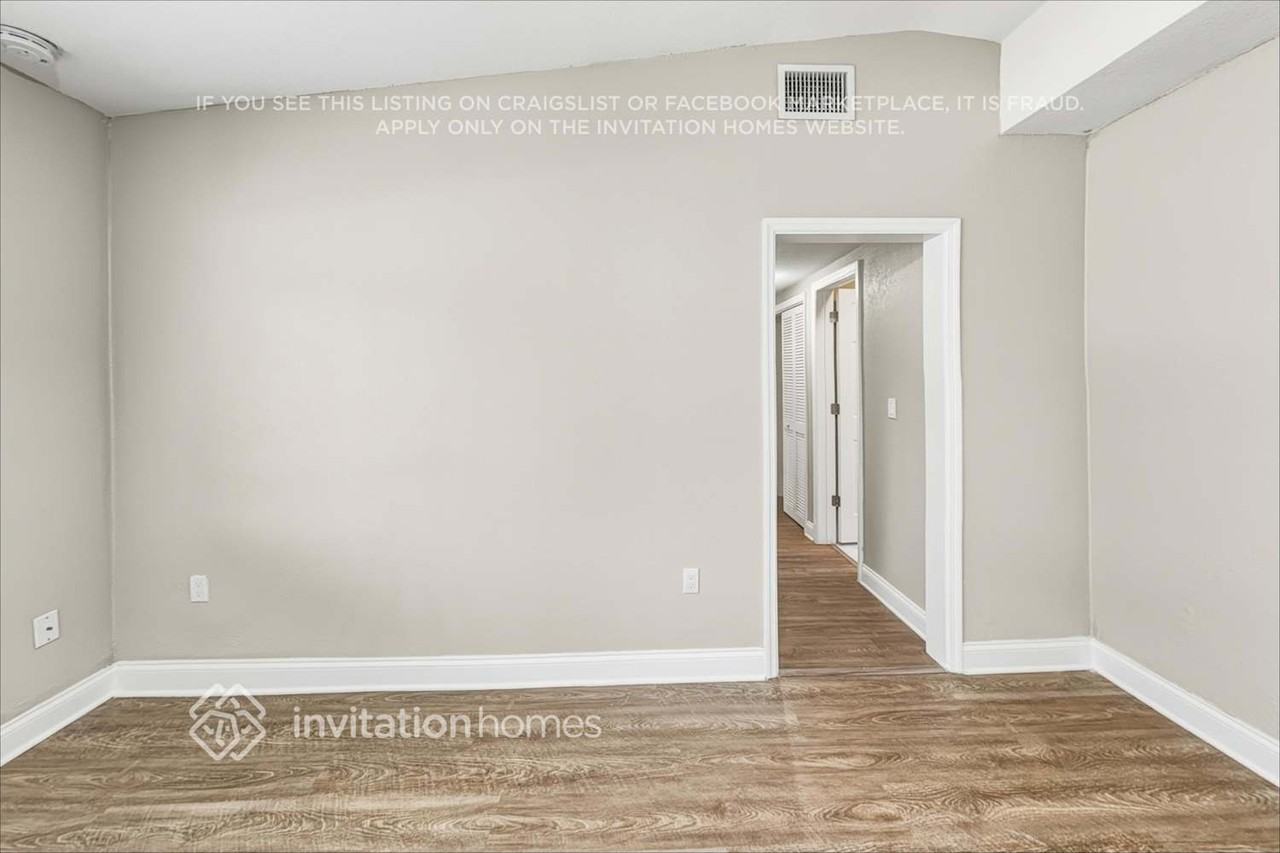 3621 Sutton Dr - Photo 3 of 18