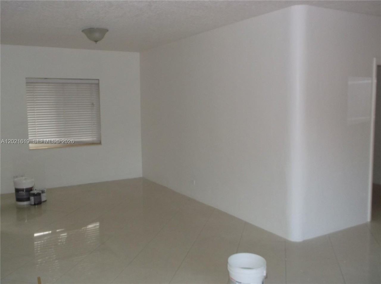 727 Northeast 16th Avenue - Photo 5 of 11
