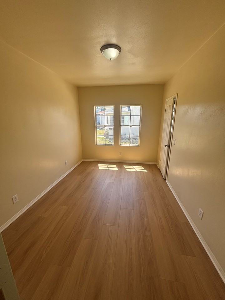1317 East 110th Street - Photo 7 of 9