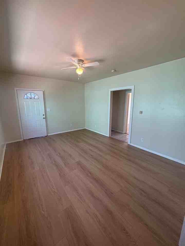 1317 East 110th Street - Photo 3 of 9