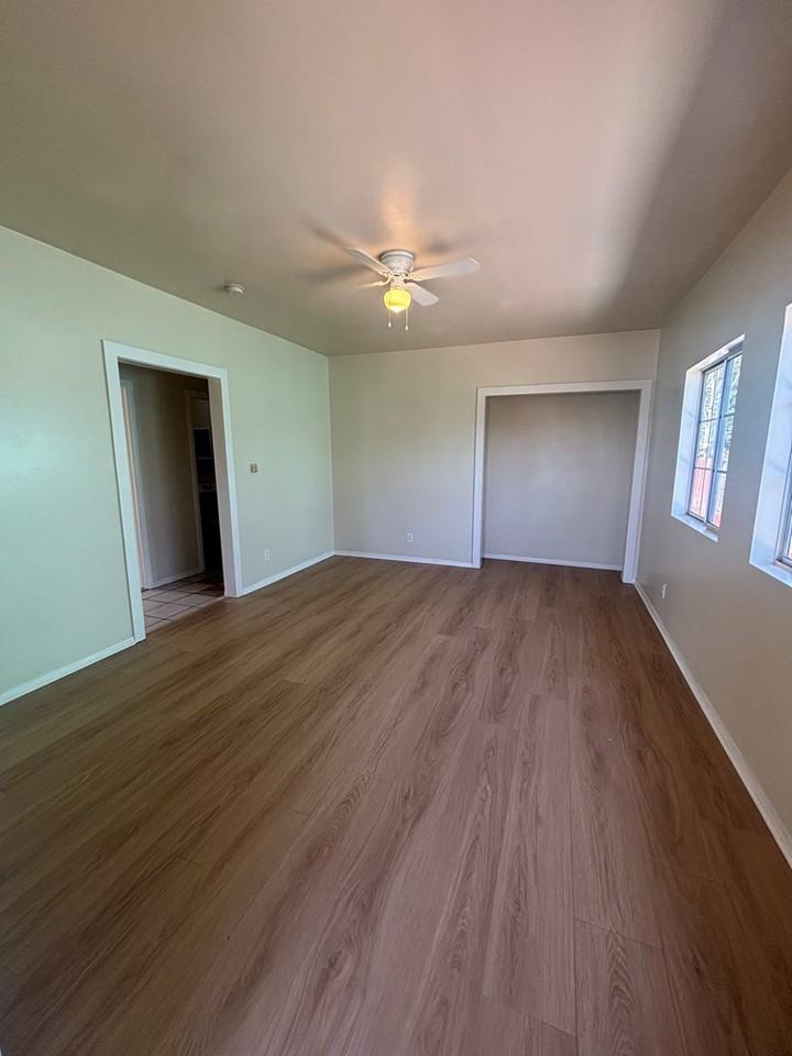 1317 East 110th Street - Photo 4 of 9