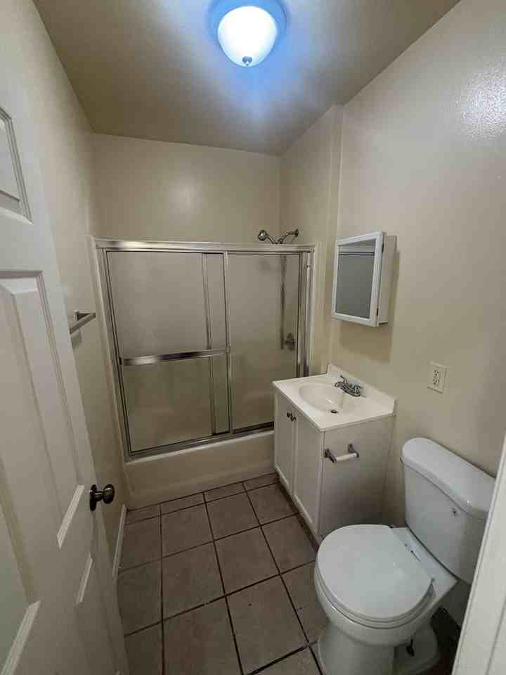 1317 East 110th Street - Photo 6 of 9