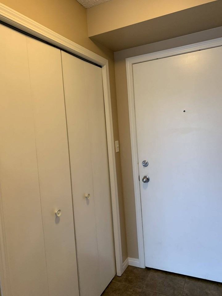 Parkdale Manor - Photo 4 of 22