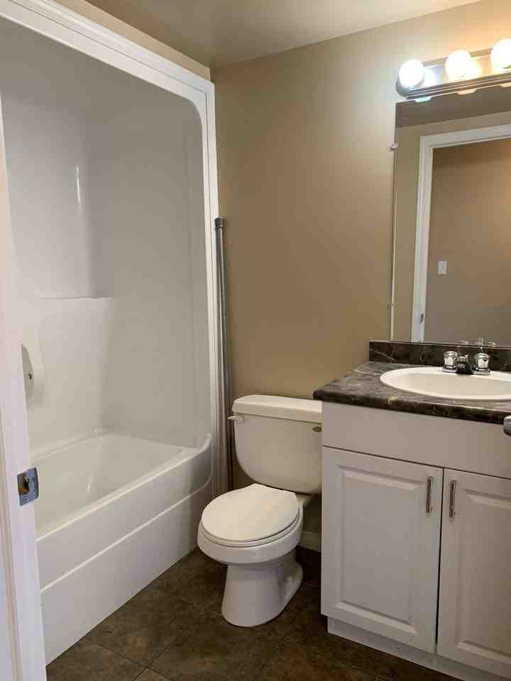 Parkdale Manor - Photo 7 of 22