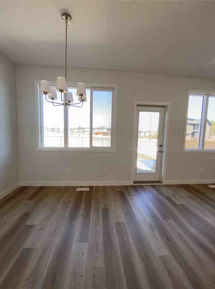Main - 15622 18 Ave SW - Photo 5 of 31