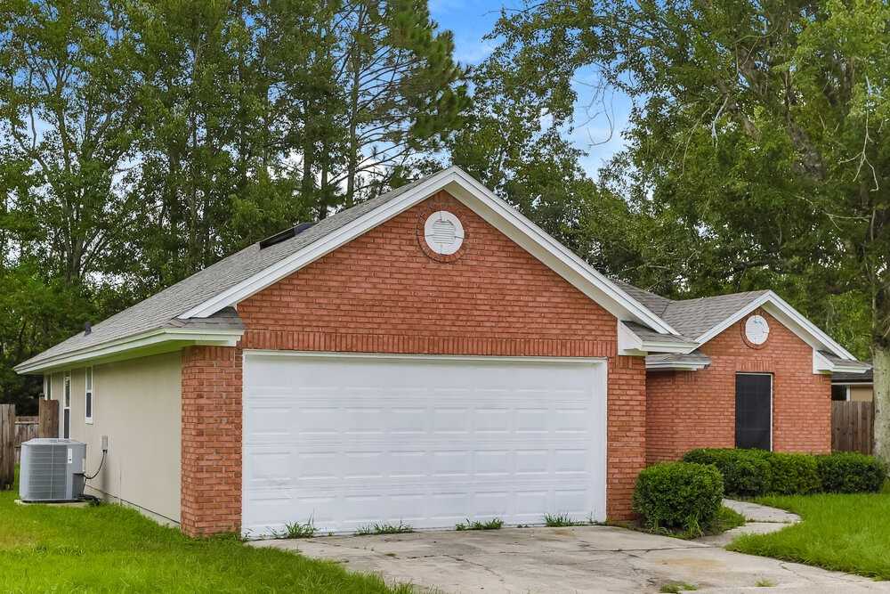 1804 Sherwood Dr - Photo 4 of 16