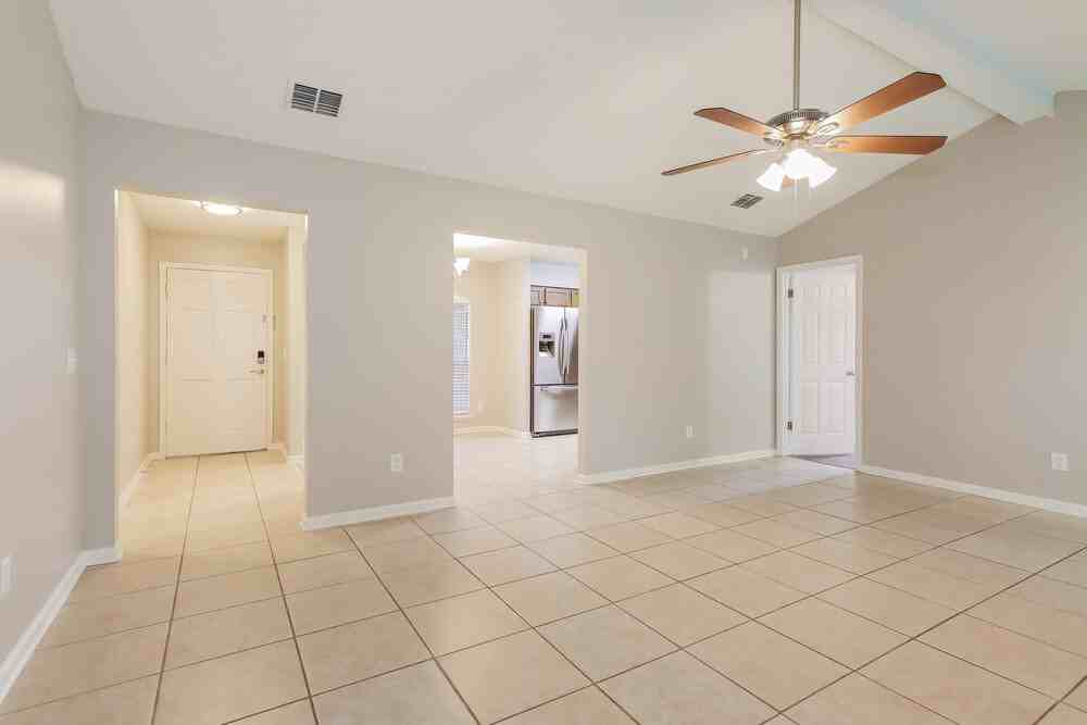 1804 Sherwood Dr - Photo 6 of 16