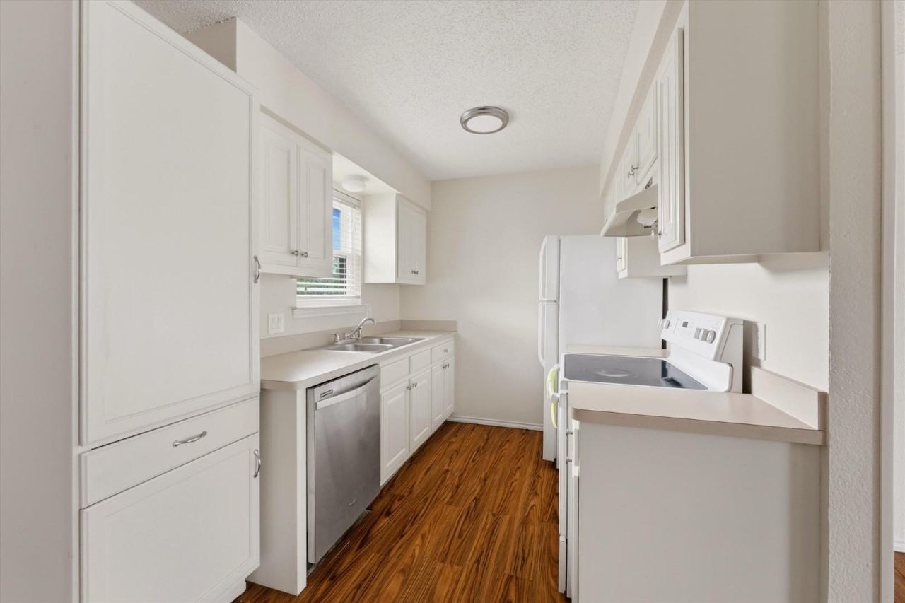 401 N 7th St Unit C - Photo 4 of 10