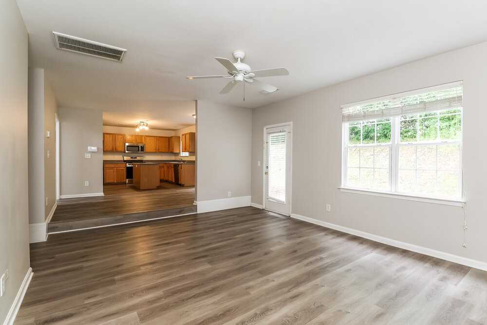 4625 Canipe Dr - Photo 6 of 17