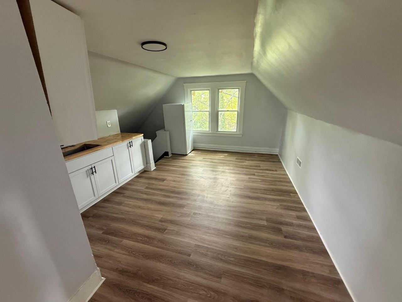 11526 Woodland Ave - Photo 7 of 9