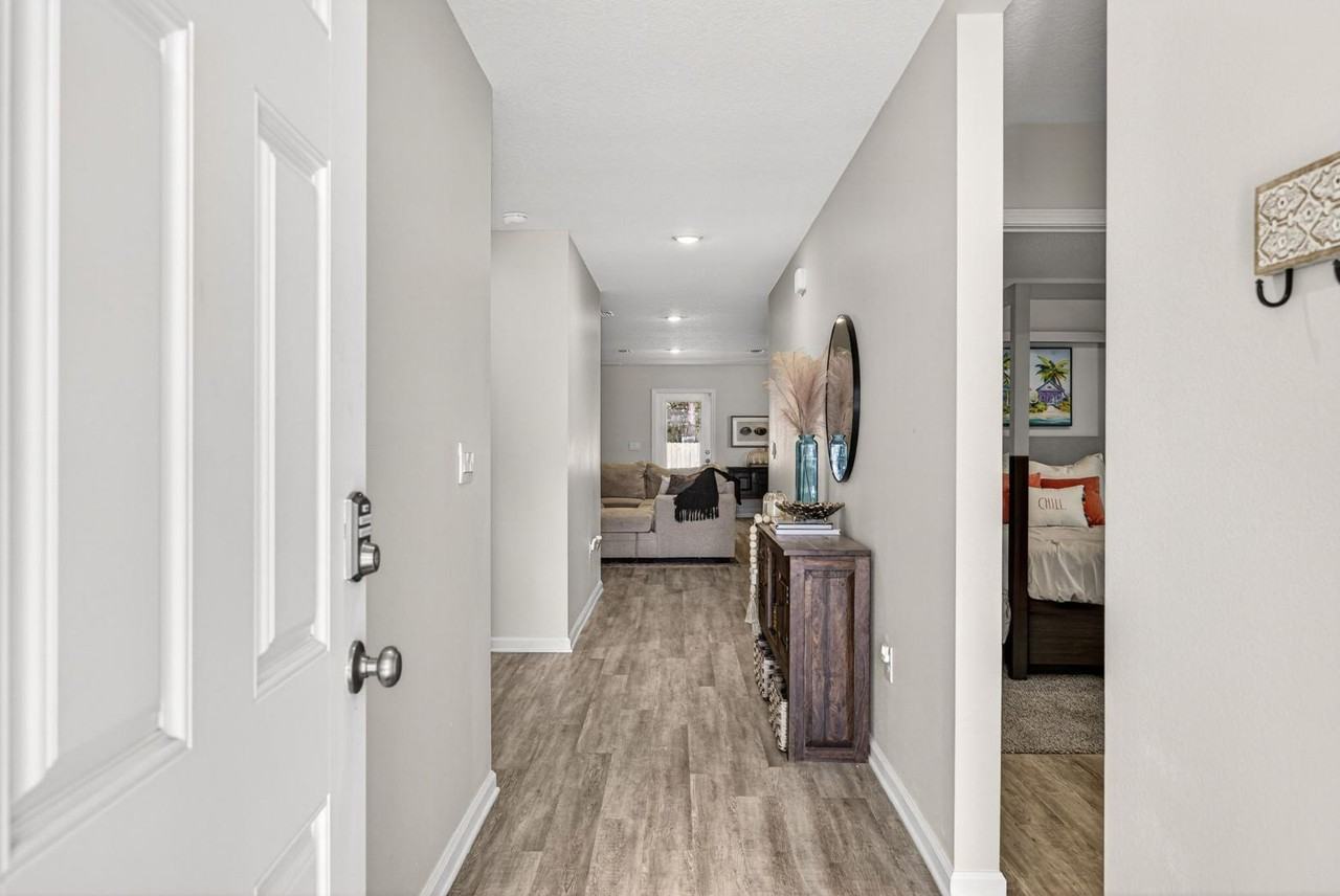 255 Eunola Ln - Photo 3 of 11