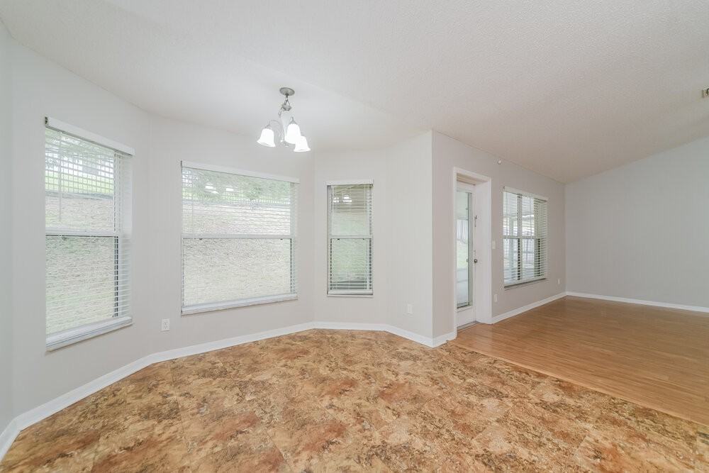 1923 Southern Oak Loop - Photo 6 of 16