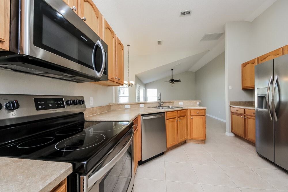 4660 Huron Bay Cir - Photo 6 of 16