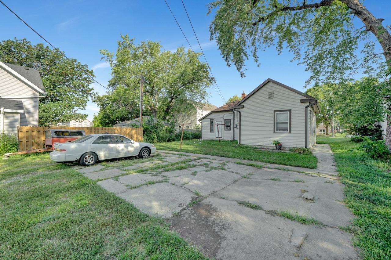 2411 Q Street - Photo 2 of 10
