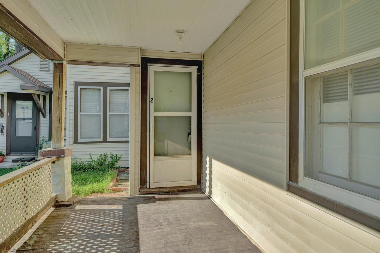 2411 Q Street - Photo 3 of 10