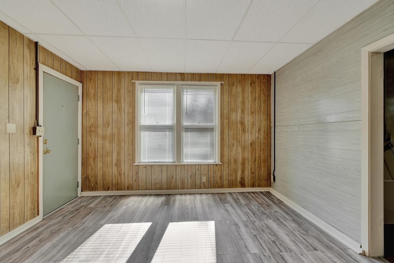 2411 Q Street - Photo 5 of 10