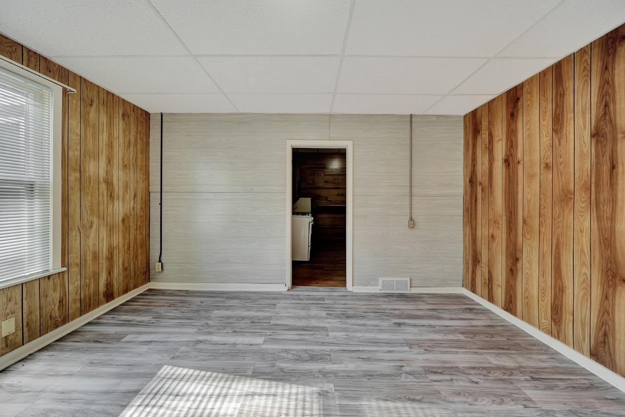 2411 Q Street - Photo 6 of 10