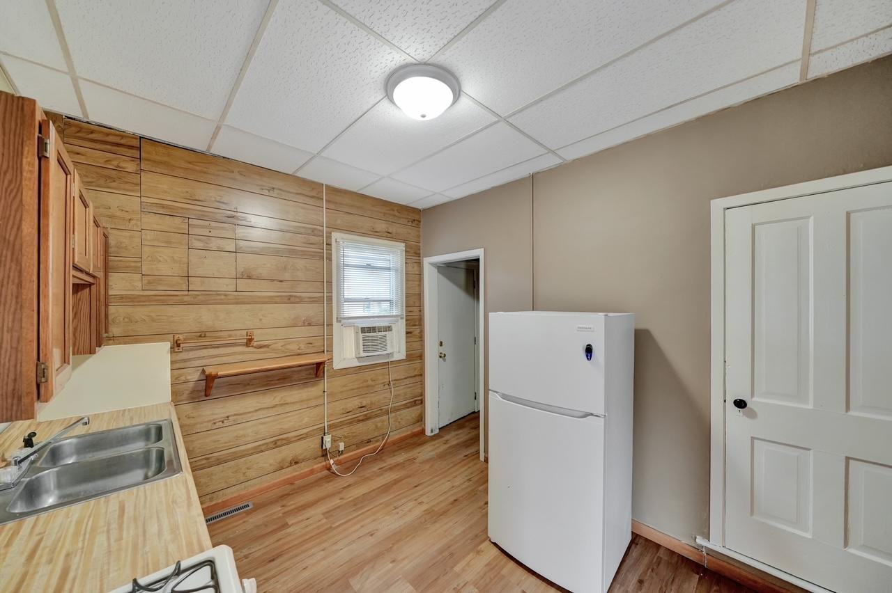 2411 Q Street - Photo 7 of 10