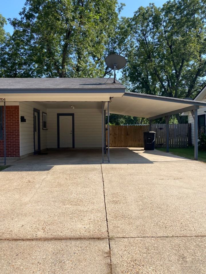 1704 Cline St - Photo 3 of 20