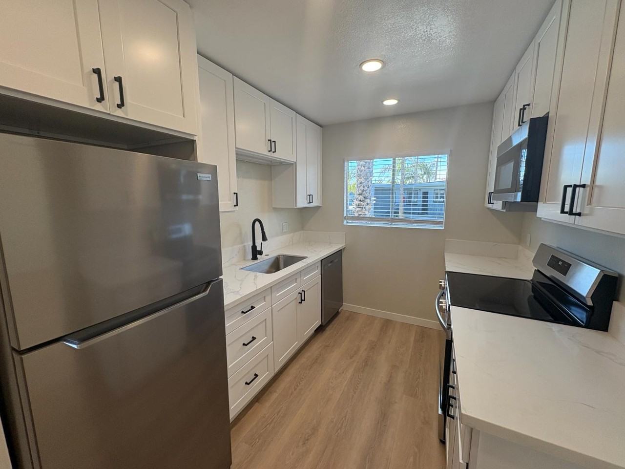 328 South Weitzel Street - Photo 2 of 50