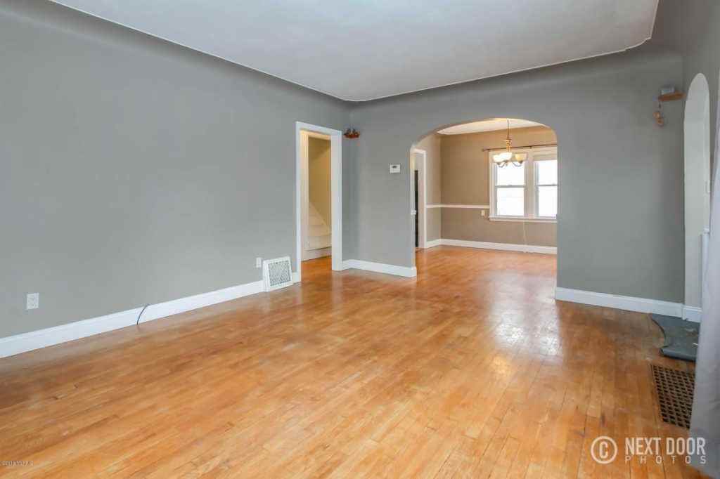 1319 Diamond Ave Ne #1 - Photo 4 of 15